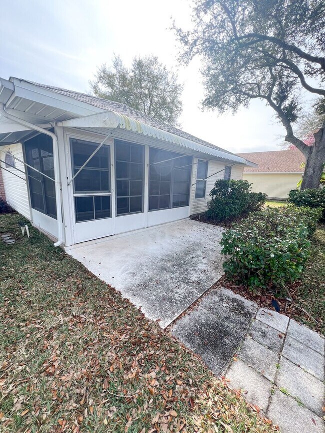 Building Photo - Lovely 2 Bedroom 2 Bathroom home in 55+ Ro...