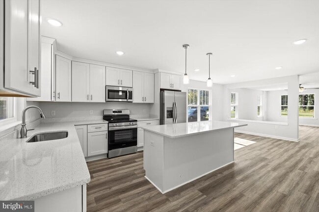 Building Photo - 703 Mattox Ave