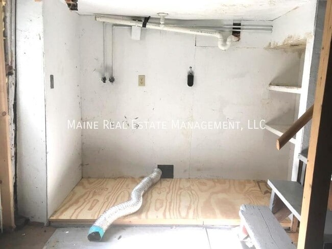 Building Photo - 35a Coldbrook Rd