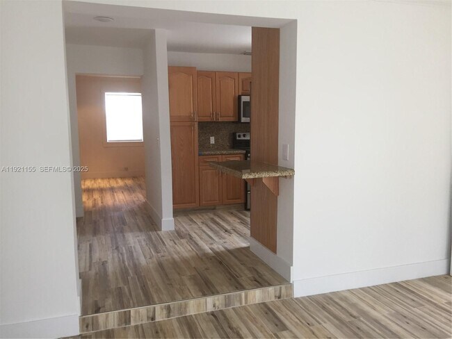 Building Photo - 1831 SW 17th Terrace