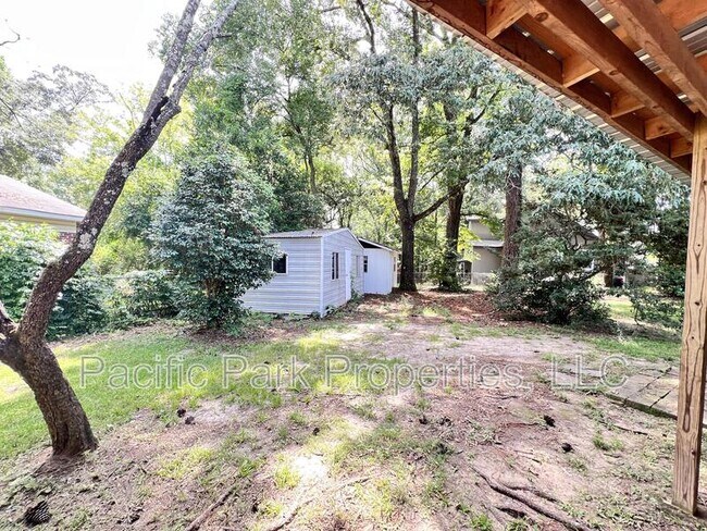 Building Photo - 3312 Little John Dr