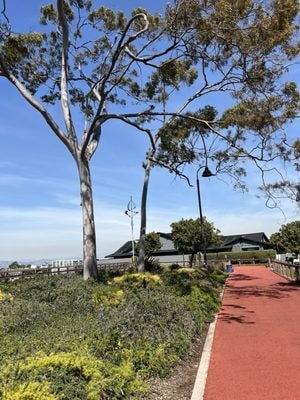 Less than a minute drive - 5037 Parkglen Ave