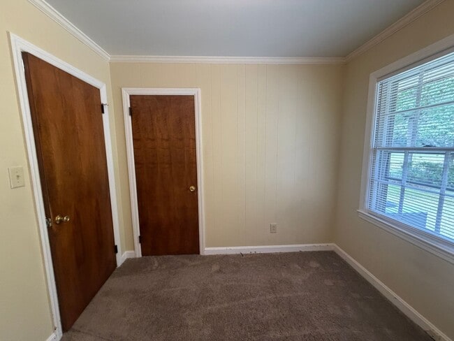 Building Photo - 215 Lesesne Dr
