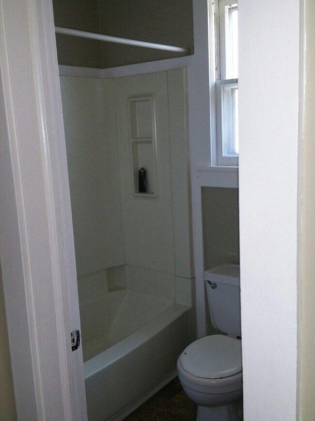 Building Photo - 12 Backman Ave