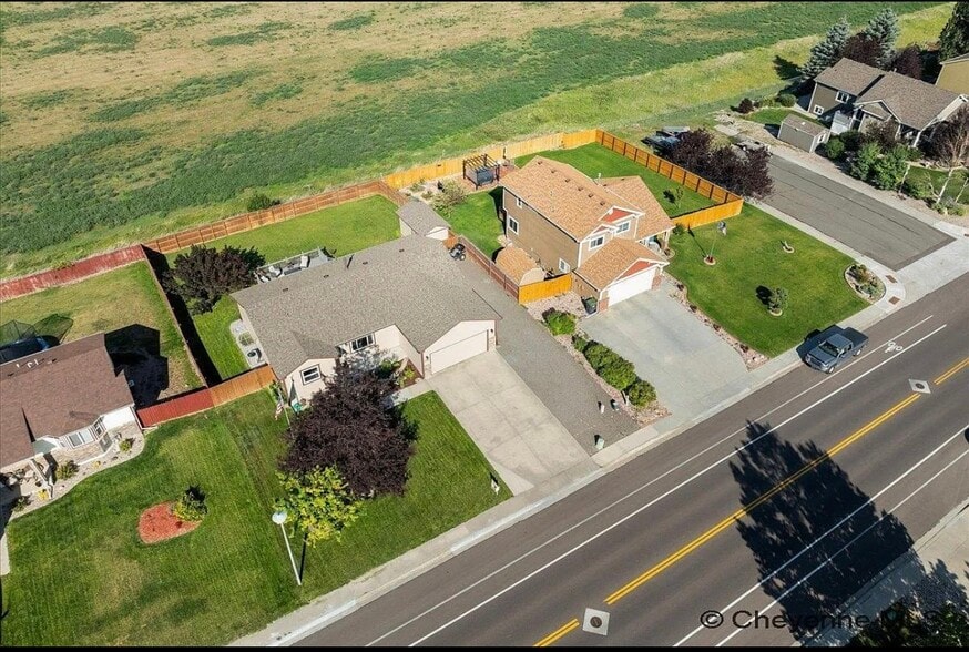 Building Photo - 1911 Meadow Dr