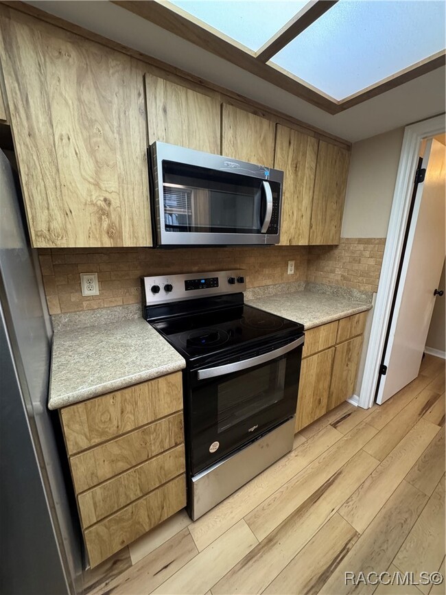 Building Photo - 790 E Gilchrist Ct