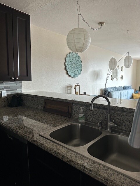 kitchen - 1140 E Ocean Blvd