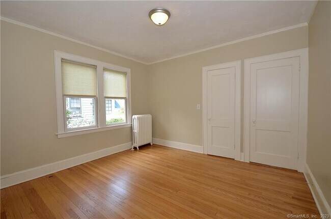 Building Photo - 27 Argyle Ave