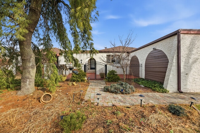 Building Photo - 150 Hankins Rd