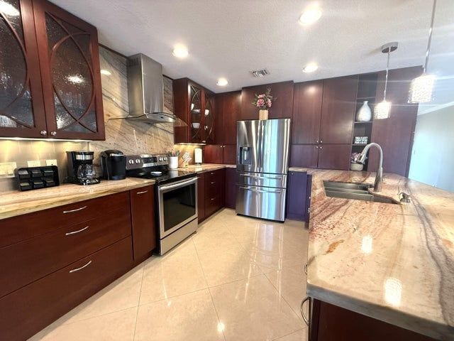 Building Photo - 3250 Lakeview Blvd