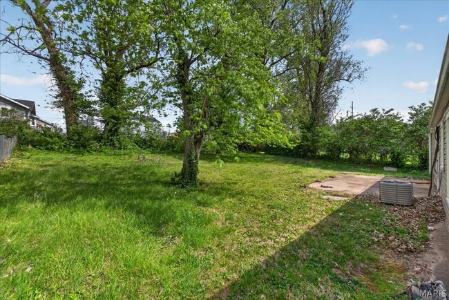 Building Photo - 6018 Evergreen Blvd