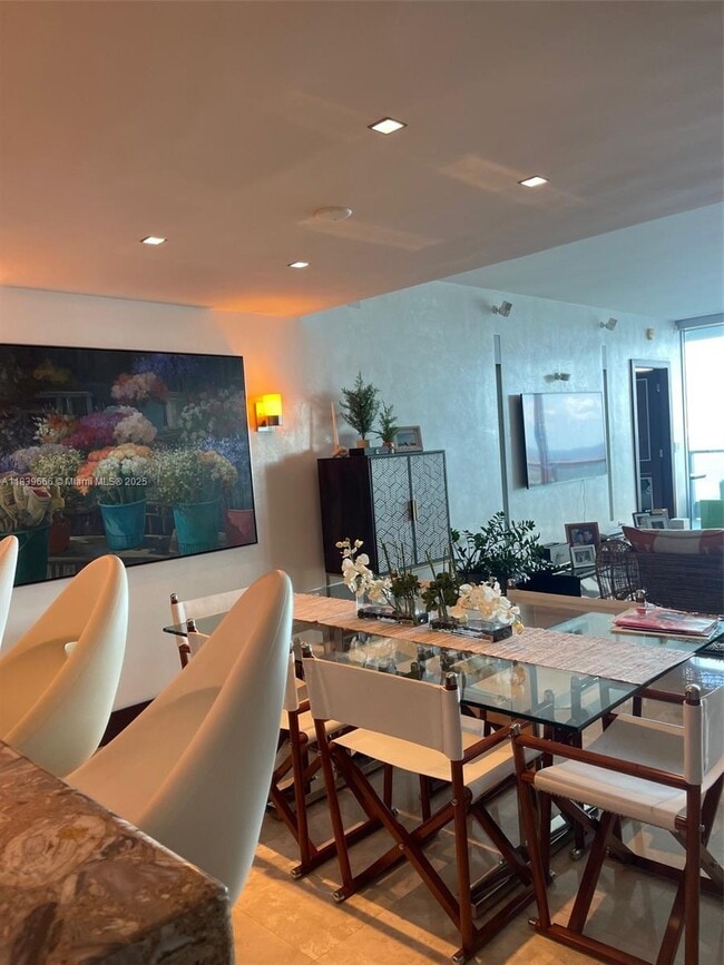 Building Photo - 1331 Brickell Bay Dr