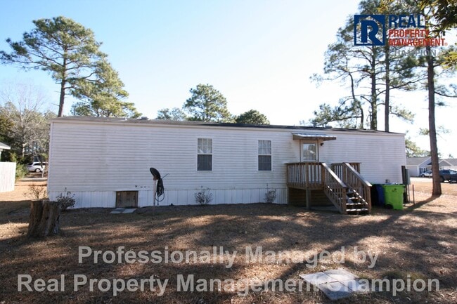 Building Photo - 2 BD/2 BA Home w/Open Main Living Area and Split Bedrooms