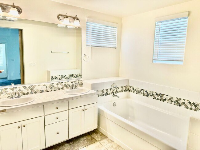 Building Photo - Newly Built 3/2.5 Bonadelle Home in Riverstone Community