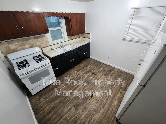 Building Photo - 821 N Highland Ave