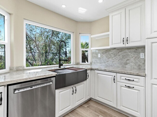 Building Photo - Stunning Fully Remodeled Home in Rancho De...