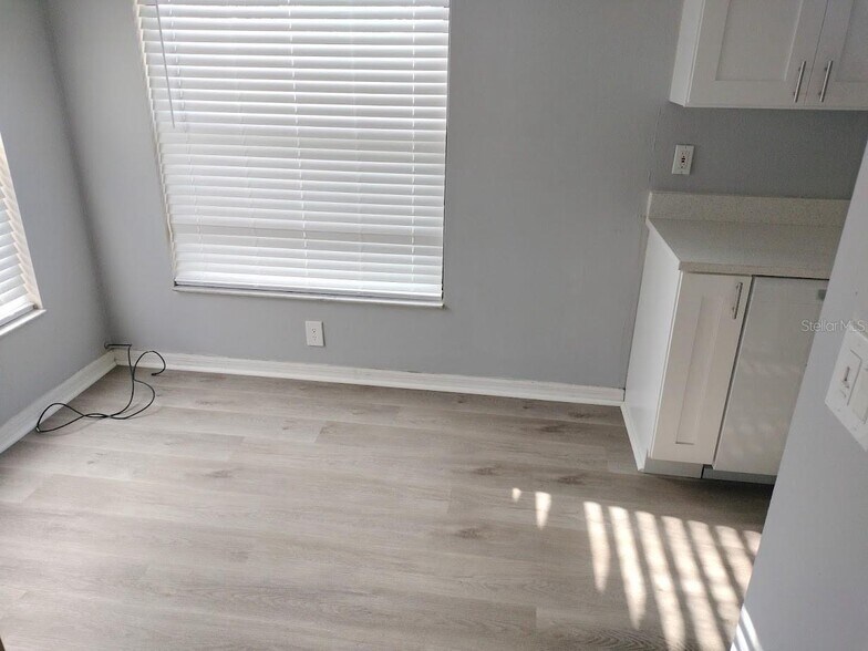 Building Photo - 725 Chilt Dr