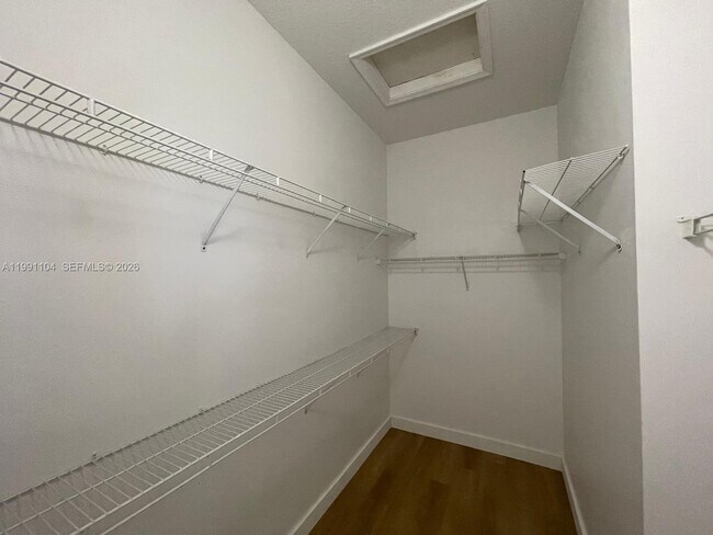 Building Photo - 1137 Croton Ct