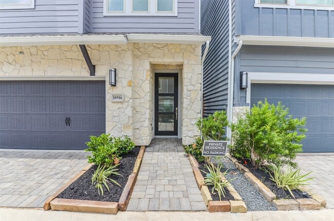 Building Photo - 10916 Keaton Landing Dr