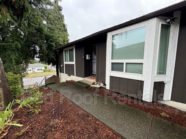 Primary Photo - 3632 S Alaska St