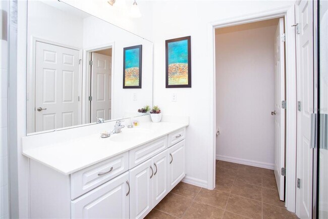 Building Photo - 2606 Rosemont Cir