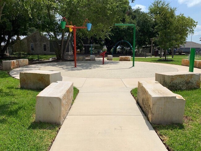 Building Photo - 1308 Anhalt Dr