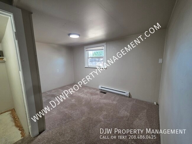 Building Photo - 2233 S Leadville Ave