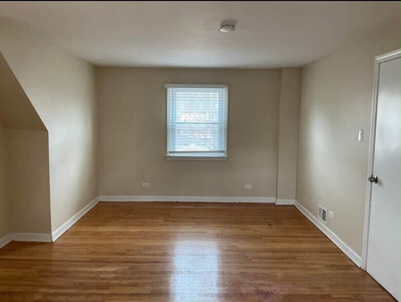 Building Photo - 1809 W 187th St