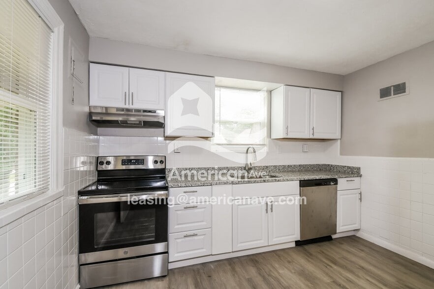 Building Photo - 8928 Pallardy Ln