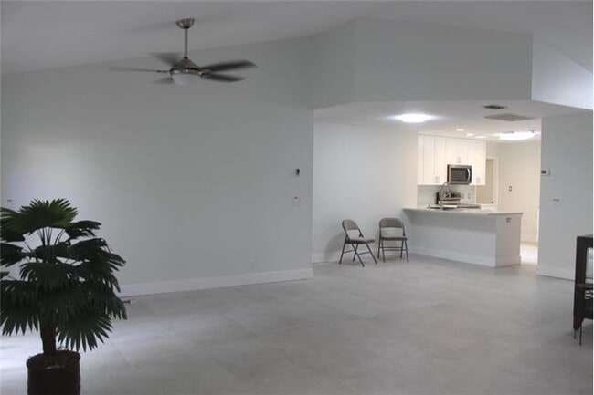 Building Photo - 1518 Primrose Ln