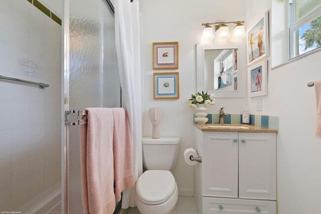 Building Photo - 208 Sims Creek Dr