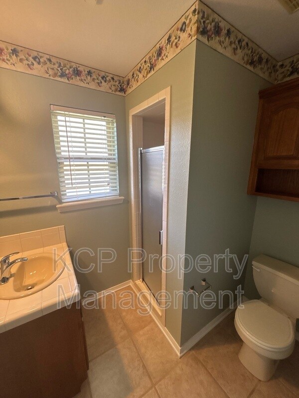 Building Photo - 2109 Barrington Dr