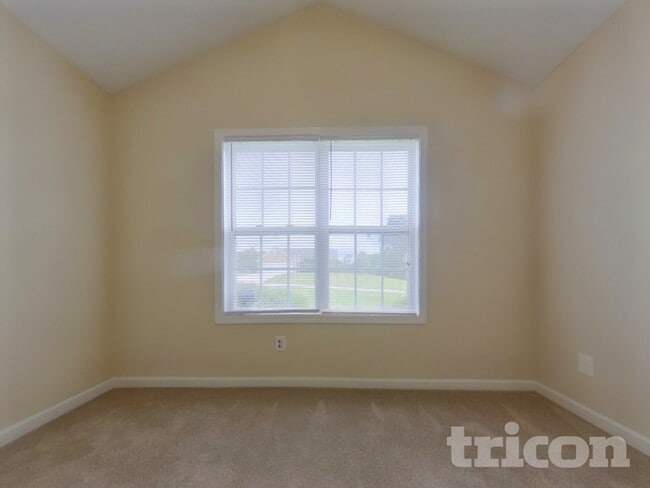 Building Photo - 20 Mattie Ln