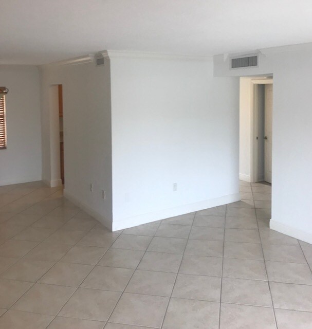 Building Photo - 8475 SW 94th St