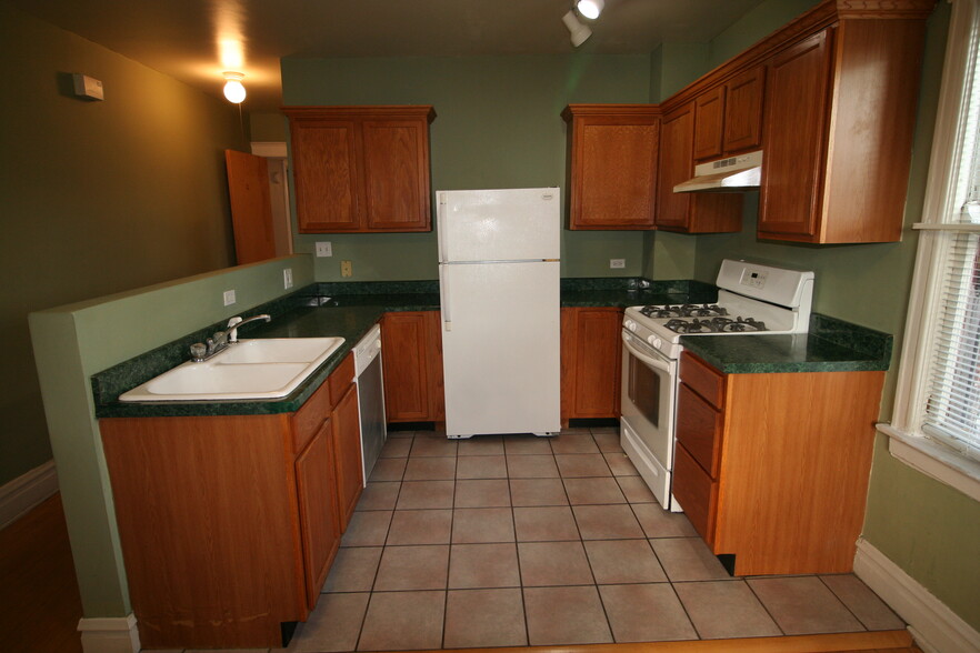 Building Photo - 421 Hannah Avenue