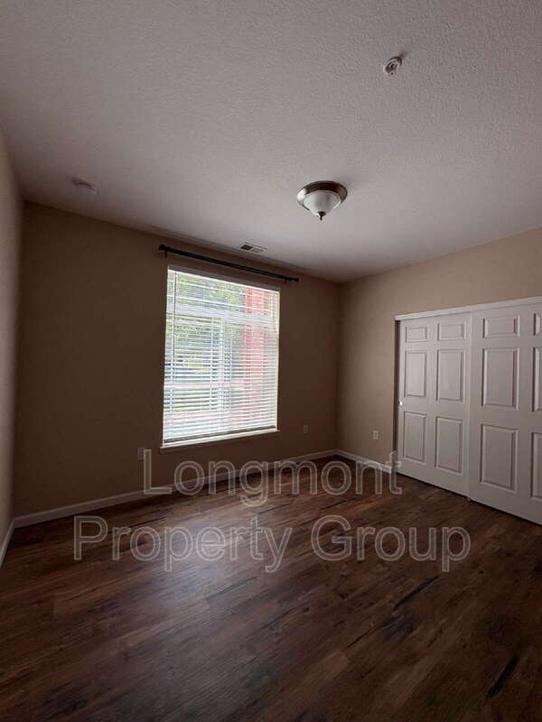 Building Photo - 804 Summer Hawk Dr