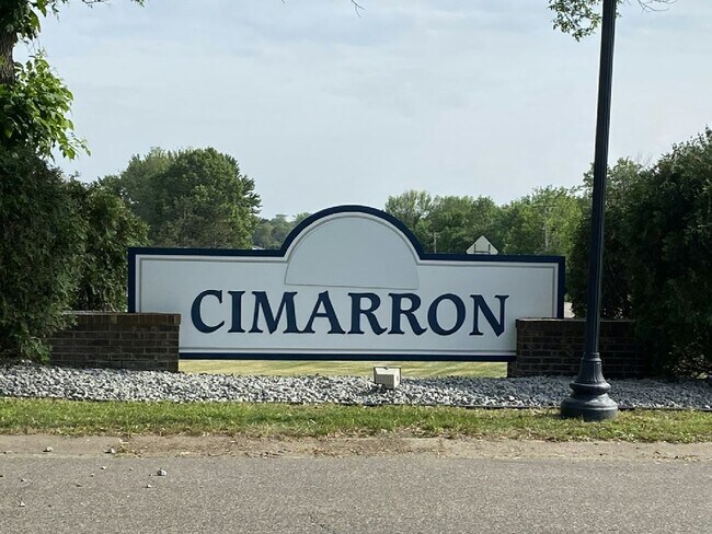 Building Photo - 16 Cimarron