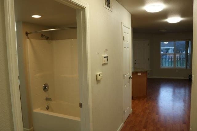 Building Photo - Cute, Cozy, convenient Arcata 3 bedroom townhouse with small fenced yard, laundry