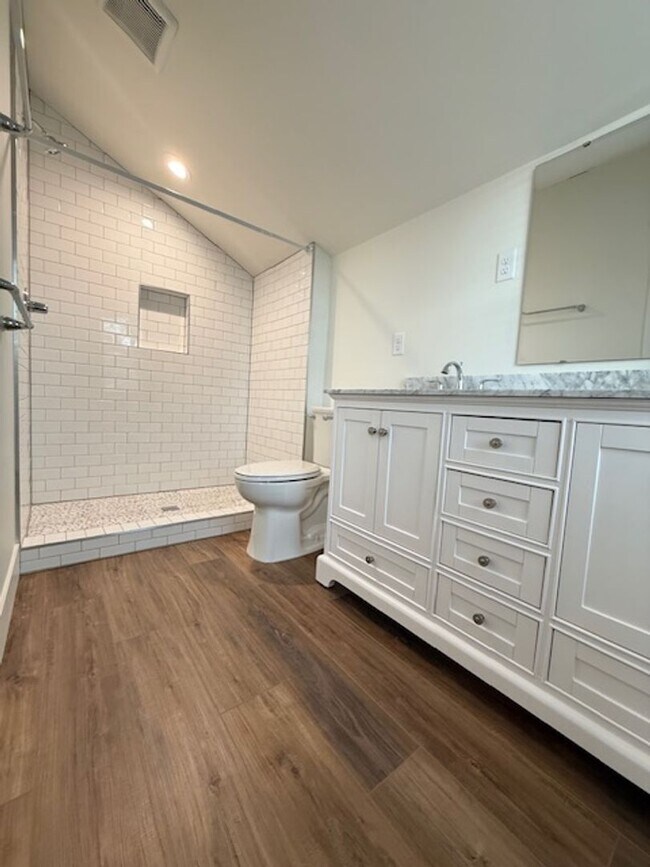 Building Photo - New Construction 4-bedroom 4 Bath Dundee OR 97115