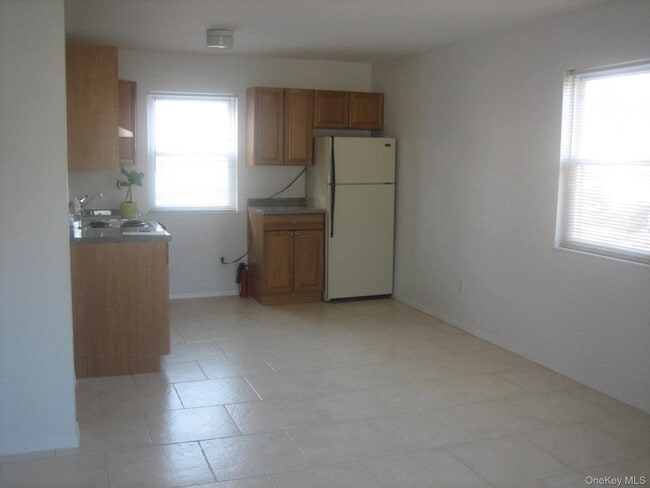 Building Photo - 235 Fieldmere St