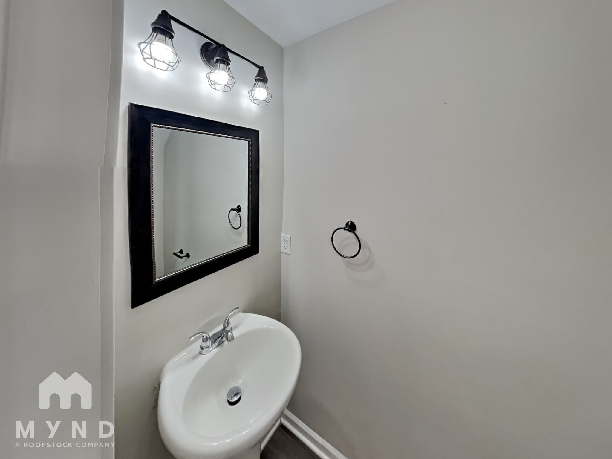 Building Photo - 136 Creekstone Ct