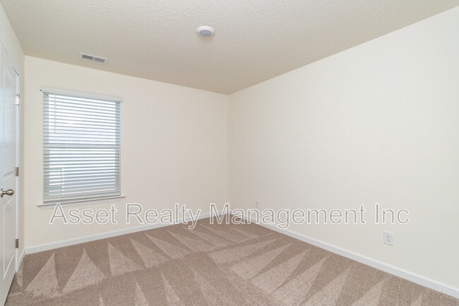 Building Photo - 2019 Southwood Cir