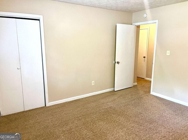 Building Photo - 155 Hunters Walk