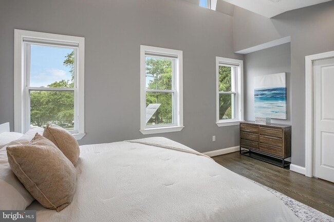 Building Photo - 4023 New Hampshire Ave NW