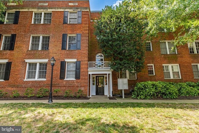 Building Photo - 600 Bashford Ln