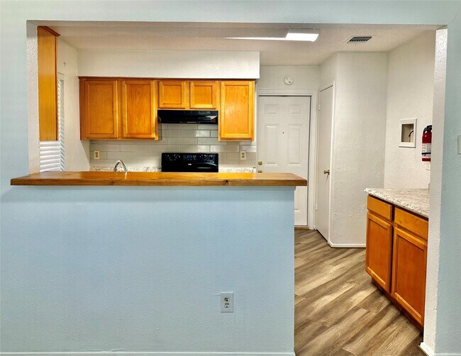 Building Photo - 4927 Adonis Dr