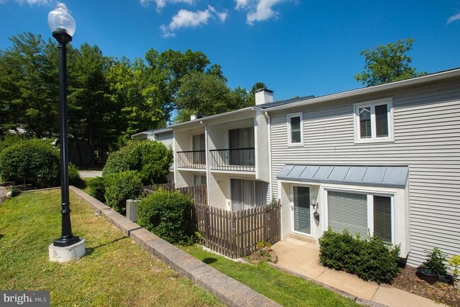 Building Photo - 126 E Chelsea Cir