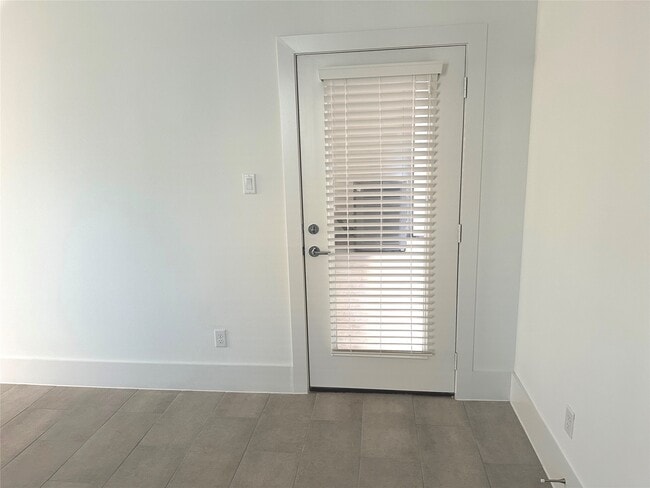 Building Photo - 4317 Koehler St