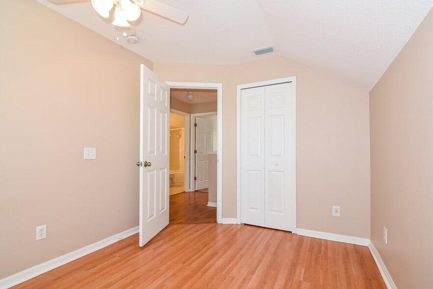 Building Photo - 5133 Anclote River St