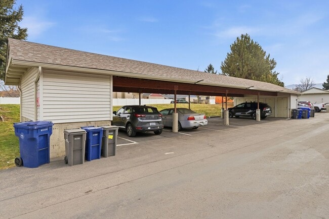 Building Photo - 22855 E Country Vista Dr